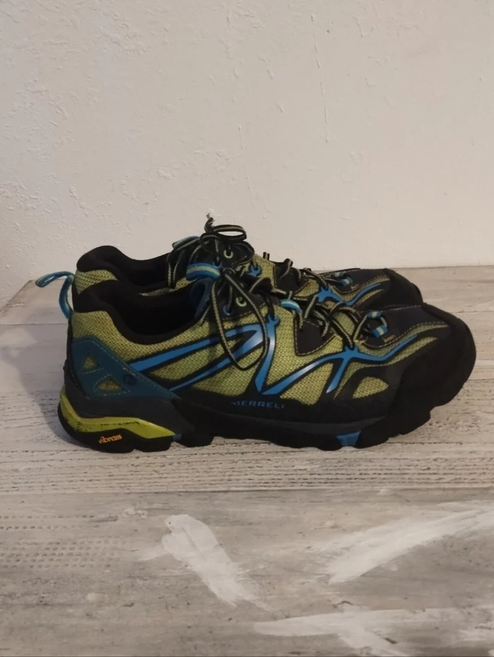 merrell capra sport hiking shoe( U.S.A size 10.5men) black and lime green used